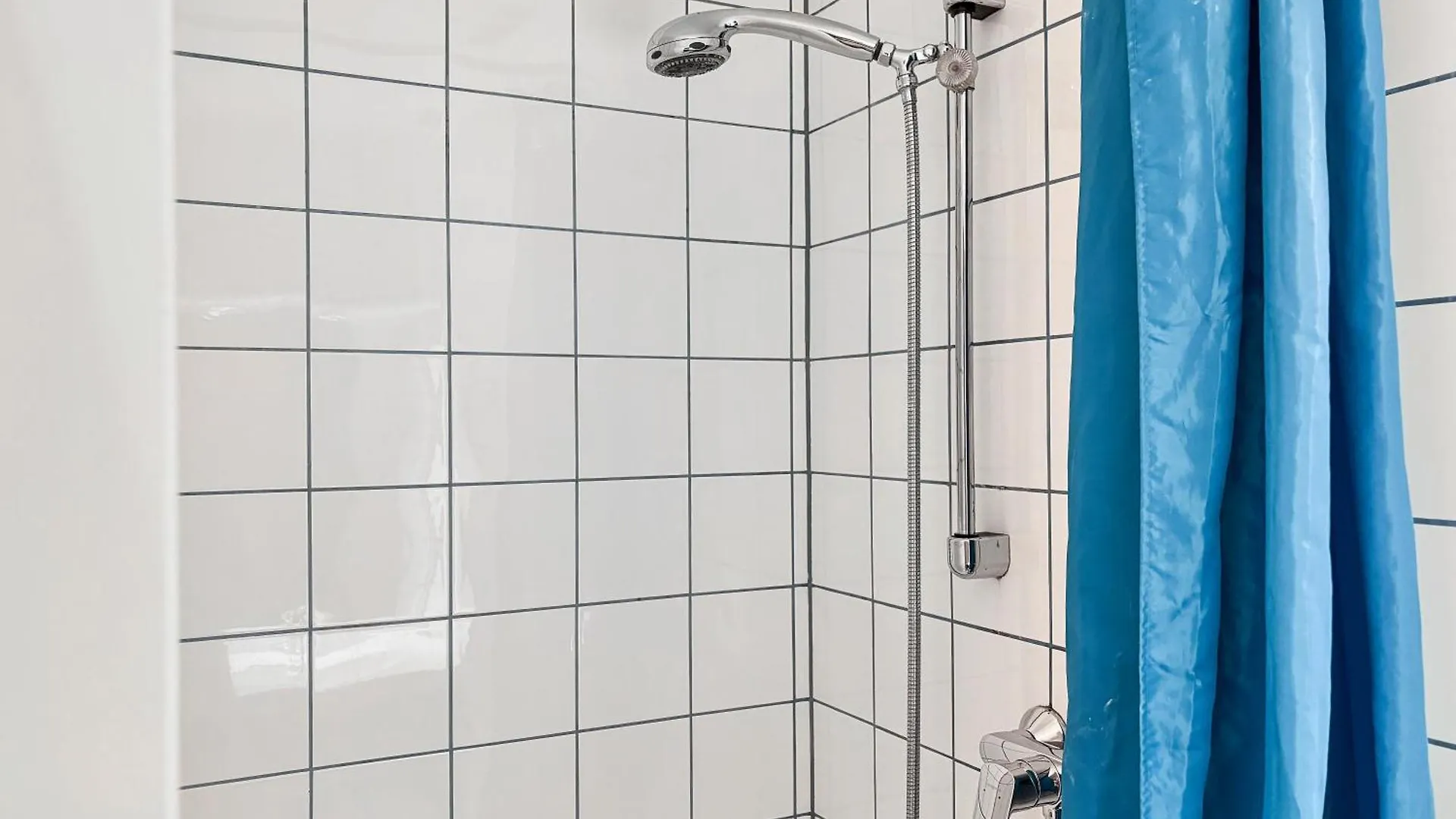 5 Minutes To Lugner City I Close To Metro And Stadthalle Viena Apartament